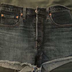 Women’s Levi Shorts 30