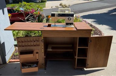 Sewing machine table and working singer machine