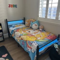 Twin Bed With Lights & Mattress