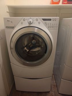 Whirlpool Washer and Dryer with Pedestals