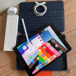 Apple iPad 8th Generation 32GB (Latest iOS 26) Logitech Keyboard case , Pencil & charger