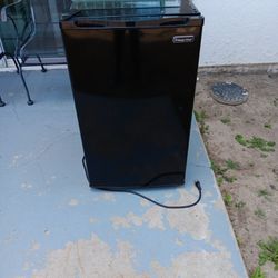 Magic Chef Refrigerator 