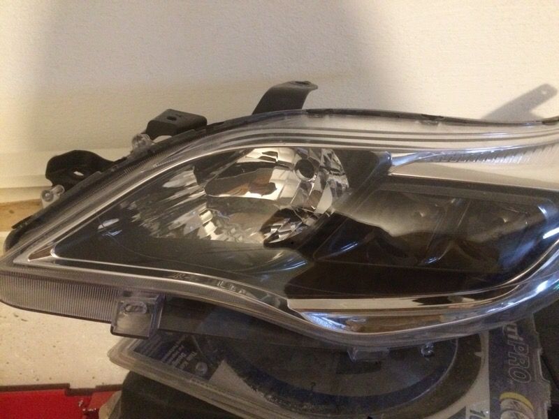 2014 Toyota Avalon headlights