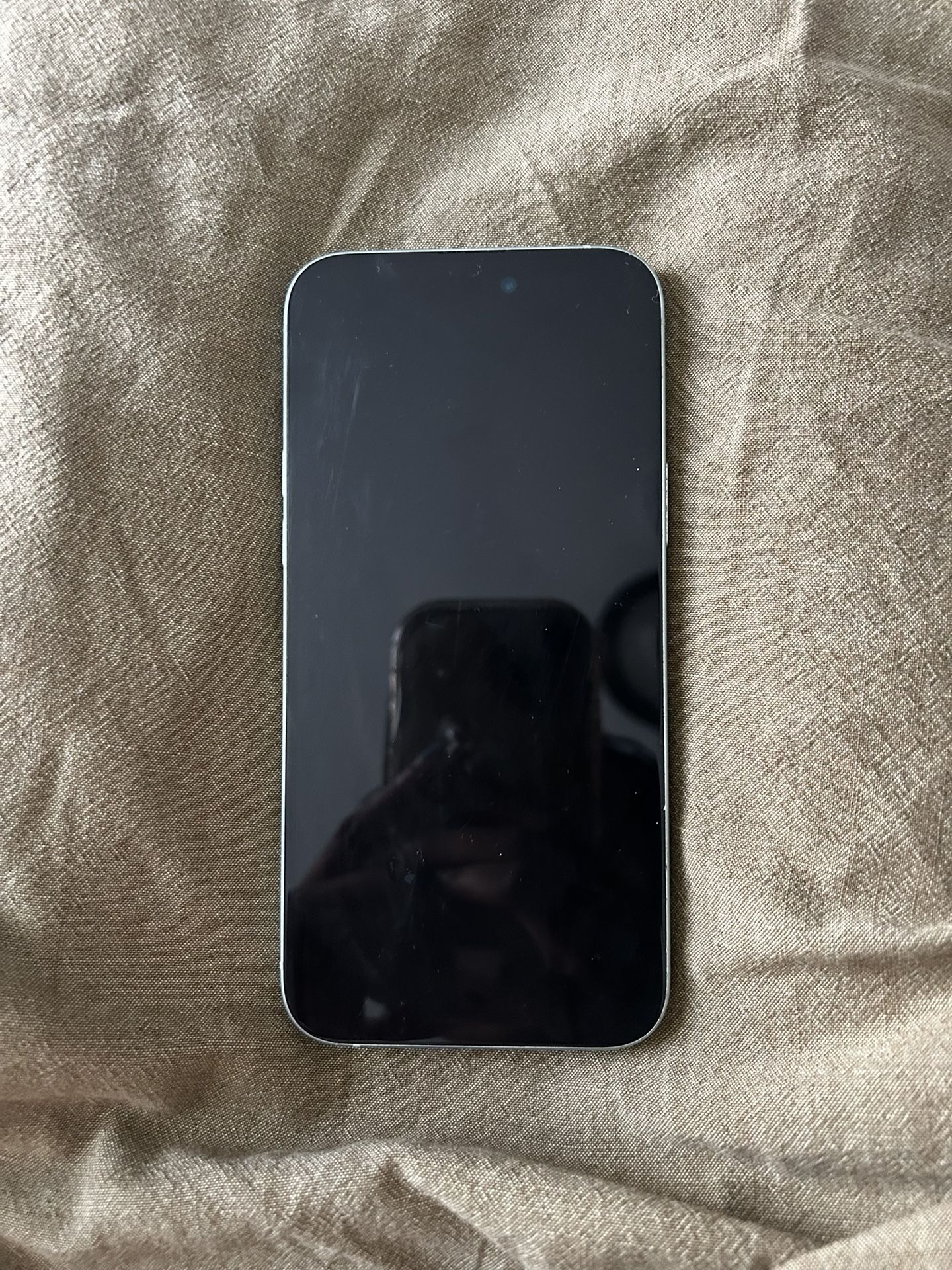 iPhone 15 128GB