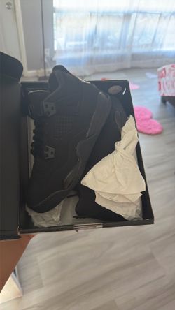 AJ4 “BLACK CAT” Size 3Y