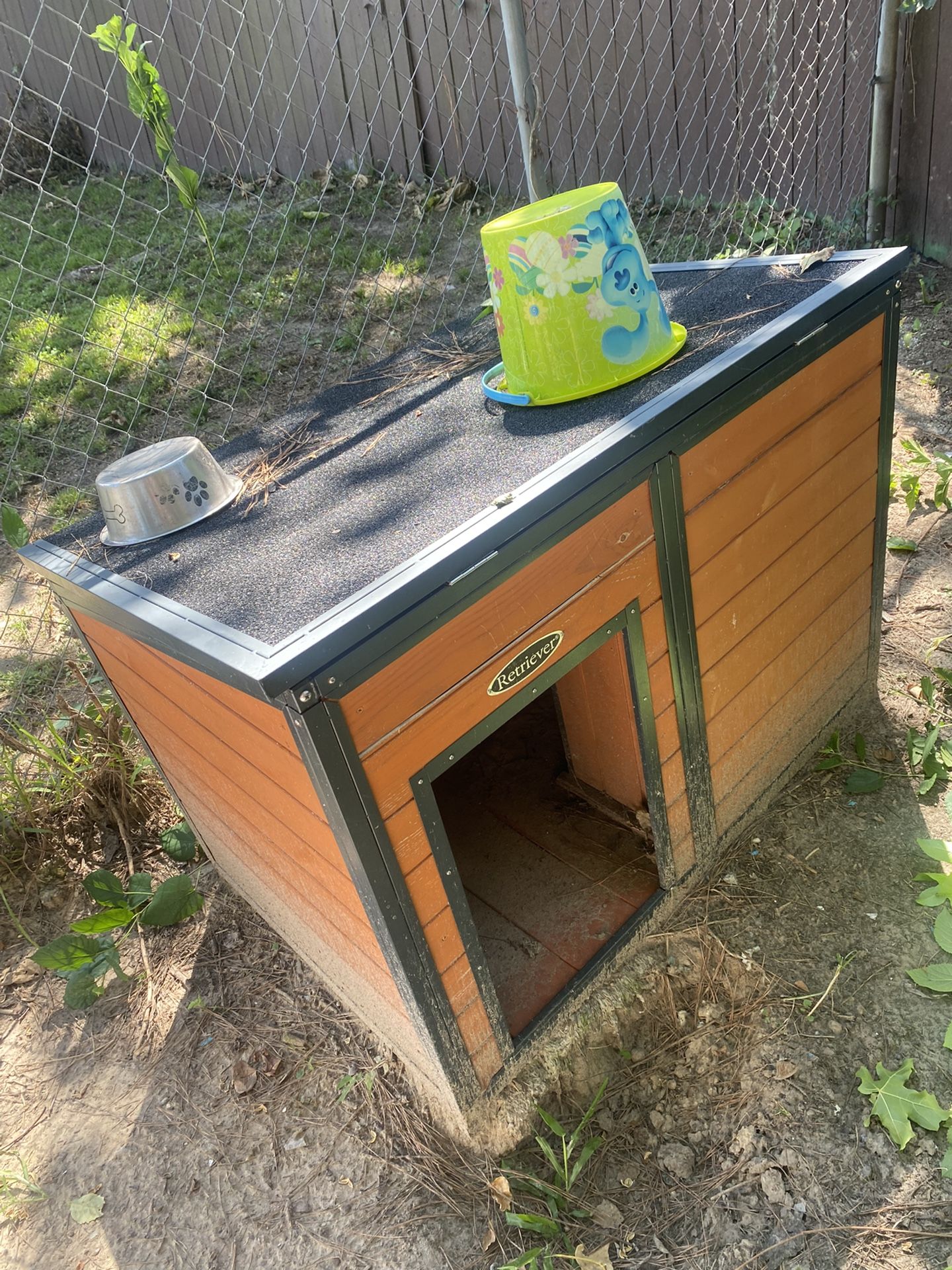 Retriever Dog House 