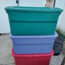 (3) 30 Gallon StorageTotes With Lids