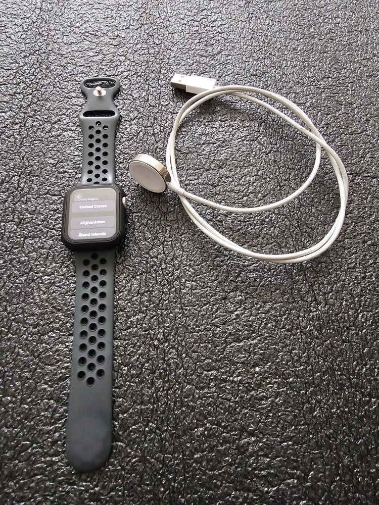 Obo/Trades: Apple Watch 2 SE (40mm)