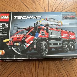 Lego Technics Airport Rescue Vehicle 42068