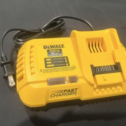 DEWALT DCB118 20V/60V MAX FAN COOLED RAPID CHARGER