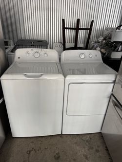 Washer and dryer good condition everything works fine
