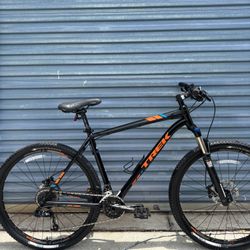 Trek Xcaliber 8 Mountain Bike 29er 