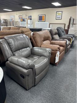 Manual Recliner Chair. 🚚WE DELIVER🚚