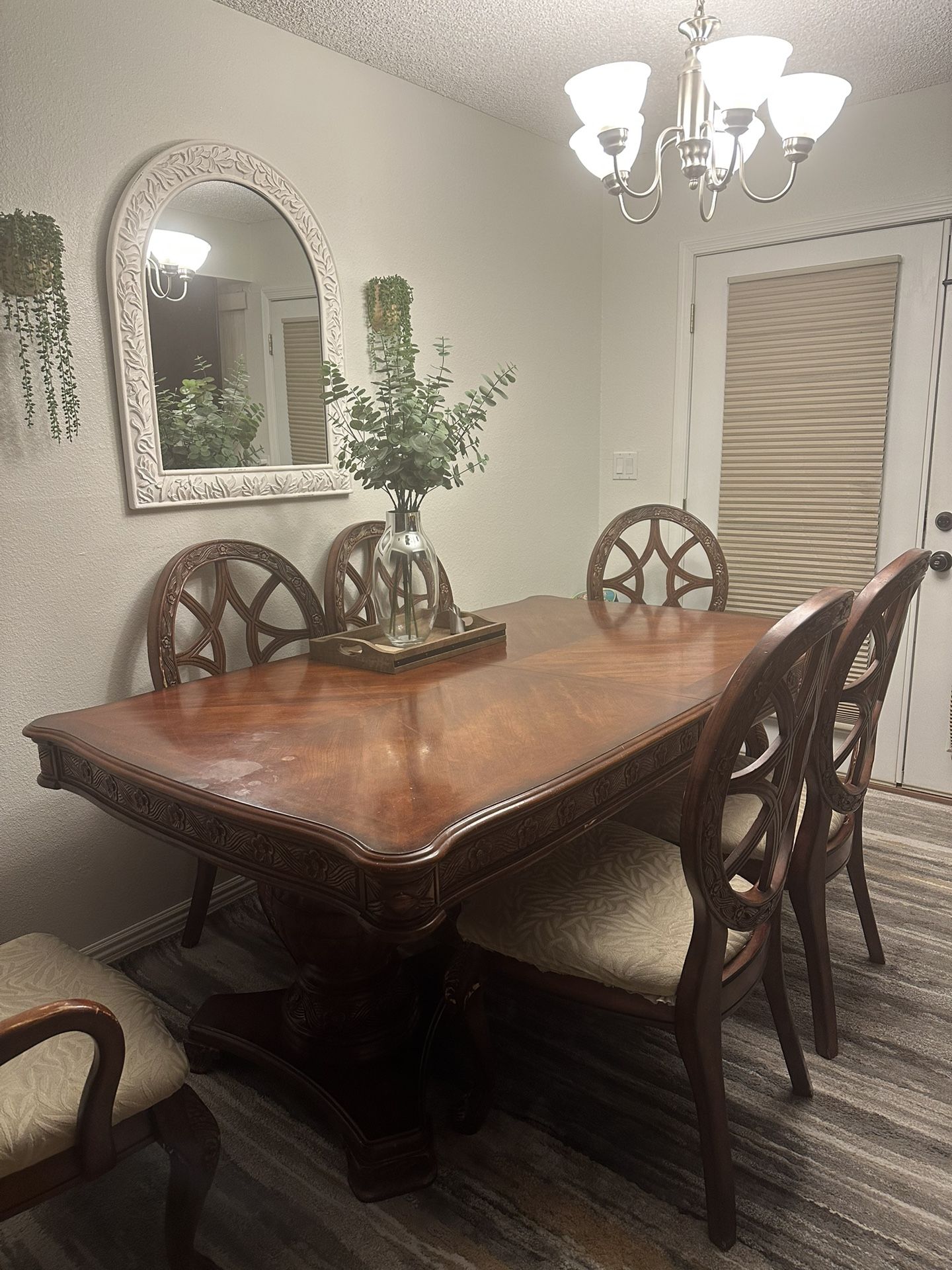 Dining Room Table And 6 Chairs