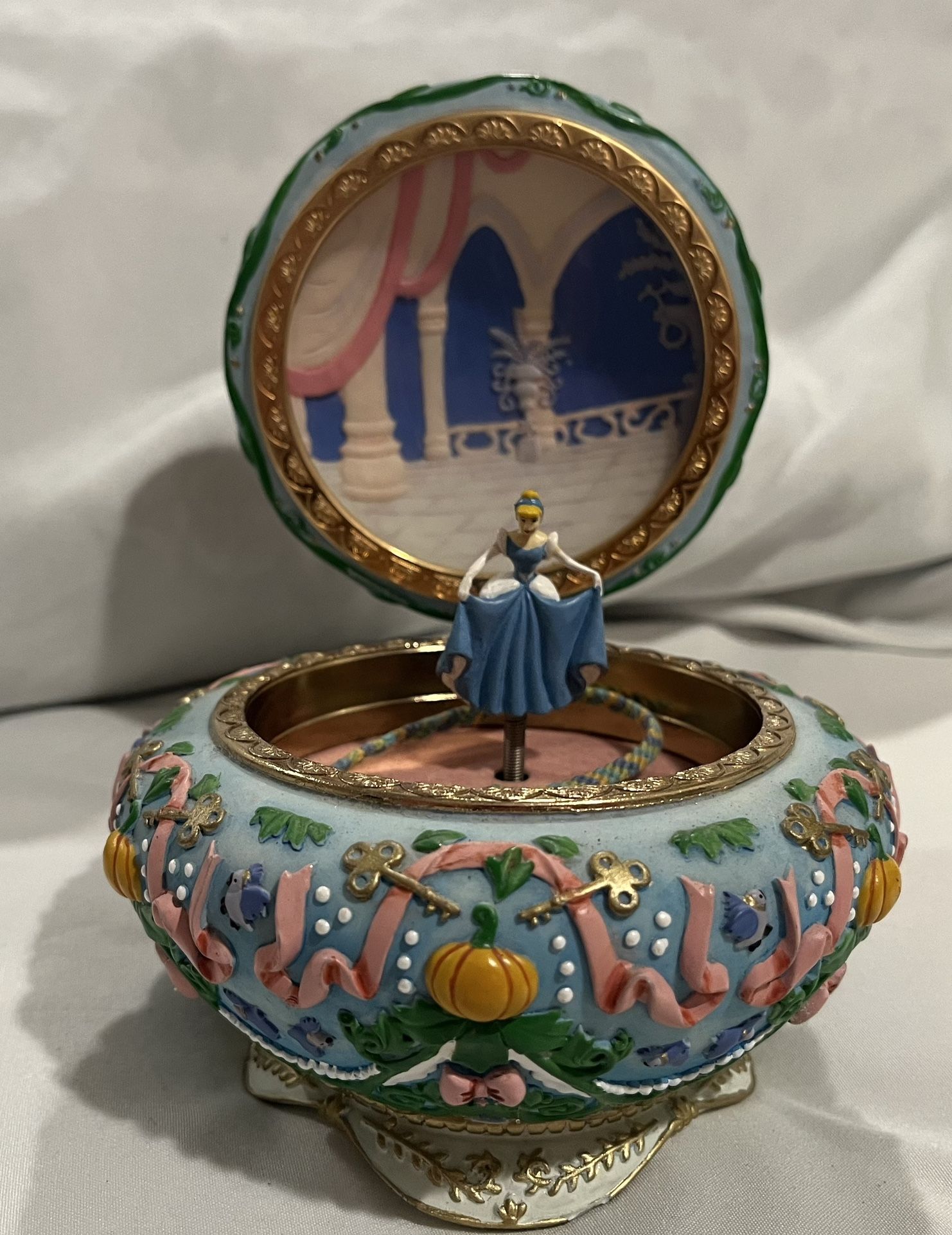 Vintage Rare Cinderella Disney Music Box for Sale in Alamo Heights, TX