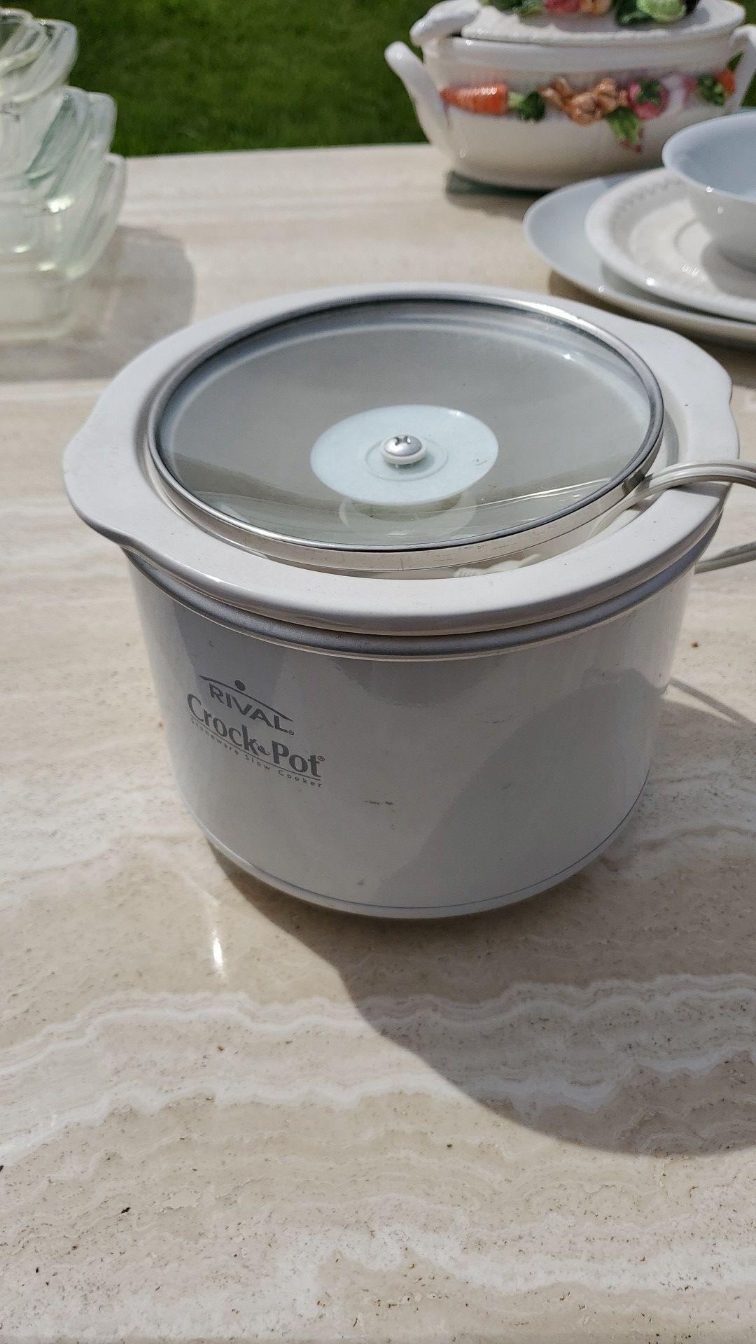 2.5 quart rival Crock-Pot slow cooker