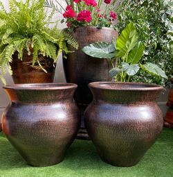 Clay pots 🌺 20” tal 18” wide