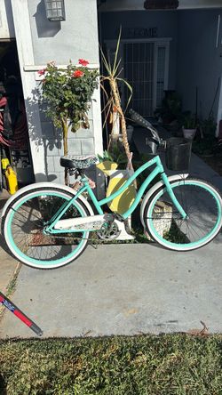 Beach 🏖️ cruiser size 24 good condition ready to ride
