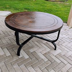 Round Metal Frame Coffee Table. 18H 36W
