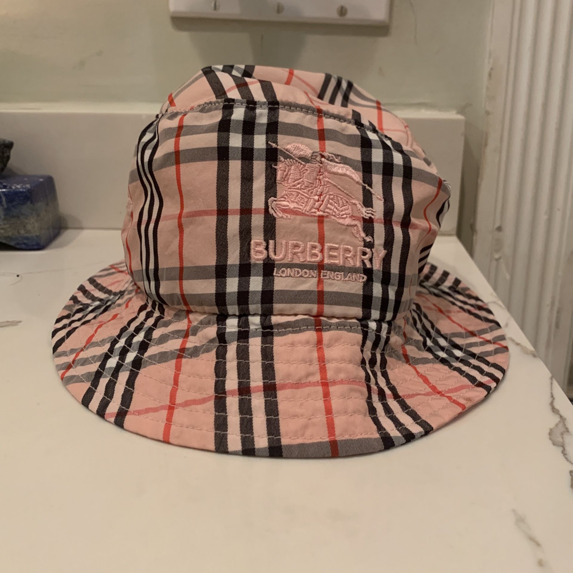 Supreme Burberry Bucket Hat