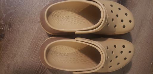 Crocs Men Or Women 