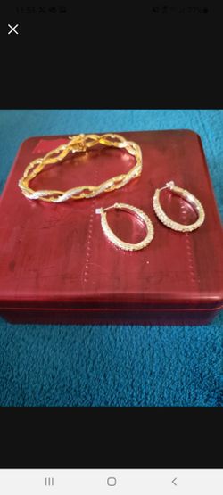 SET DE BRACELET Y ARRACADAS 