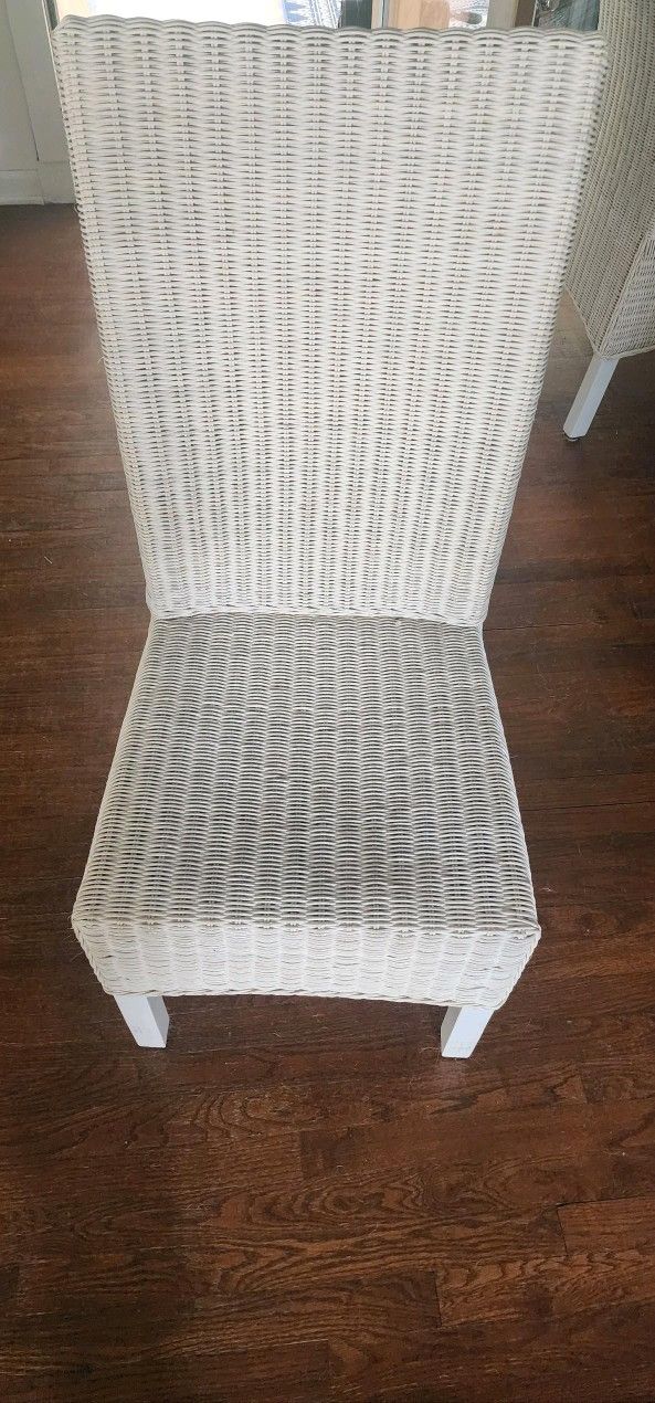 4 Wicker Chairs 