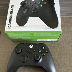 Xbox Wireless Controller – Carbon Black (Mint Condition)
