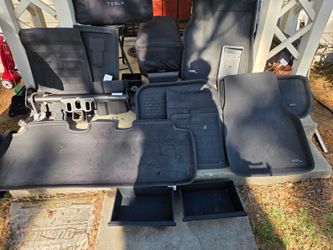 Model Y complete package with tow kit