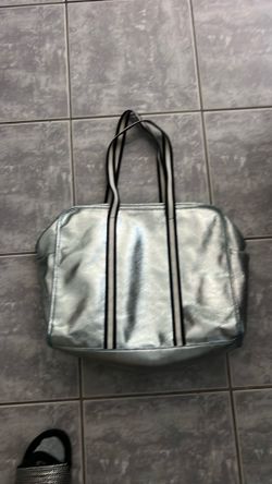 Mossimo bag with zipper