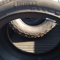225/45R18 Pirelli Tires Semi New (2)