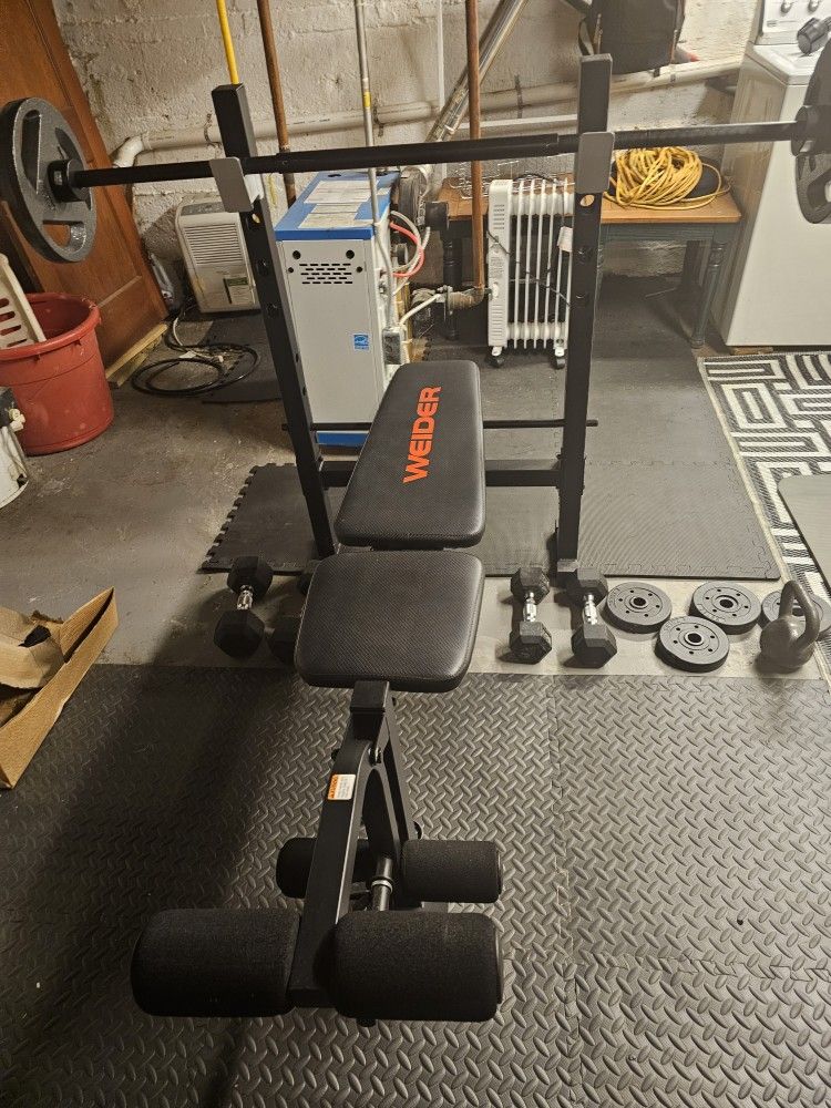 Weight Bench With Bar And 80lbs of Weight 