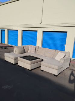 Sectional sofa couch ottoman - no delivery - Hobby airport area