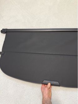 VW Tiguan SEL 2019 Retractable Trunk Cargo Cover