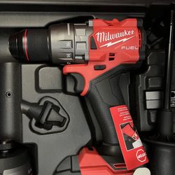 Milwaukee M18 Fuel Hammer Drill