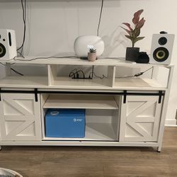 Entertainment Stand/console table 