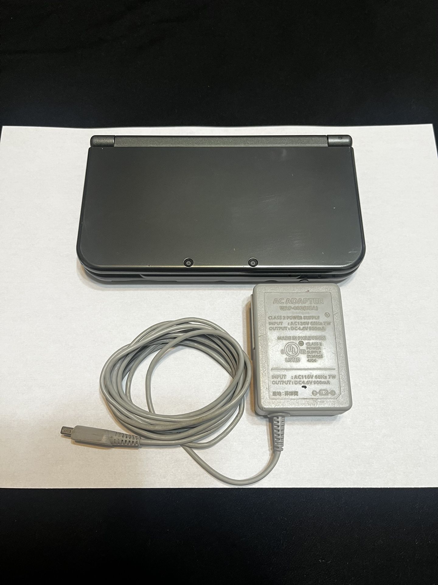 New Nintendo 3DS XL Black With Charger No Stylus