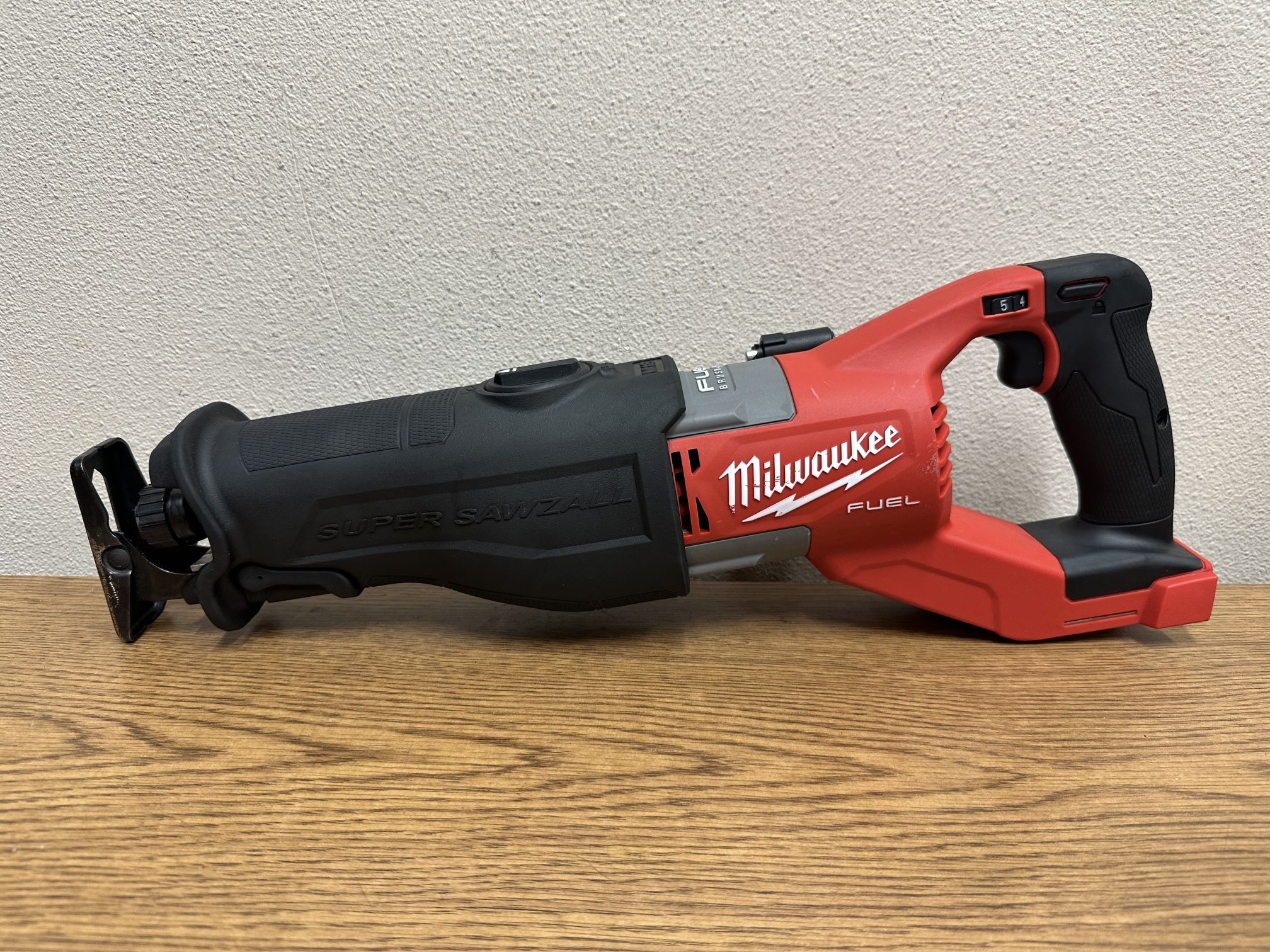 Milwaukee 2722-20 M18 FUEL 18V Lithium-Ion Brushless Cordless Super SAWZALL Orbital Reciprocating Saw (Tool-Only)