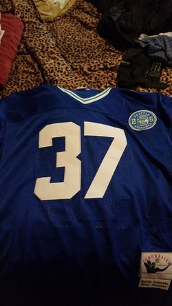 Shaun Alexander Mitchell and ness jersey