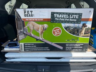 Pet Gear - tri- fold pet Ramp