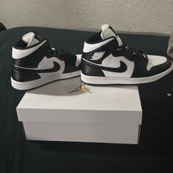 Air Jordan 1 Mid