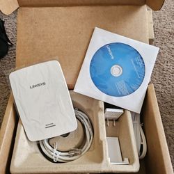 2 Lynksys WIFI N600 RANGE EXTENDERS DUAL BAND 