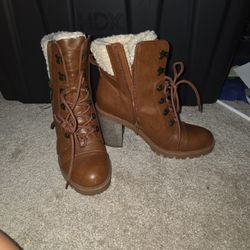 GBG-Winter boots 3in Heel Size 8