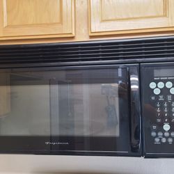 Frigidaire Microwave - Black