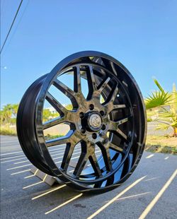 Chevy Tahoe Silverado Suburban Yukon wheels