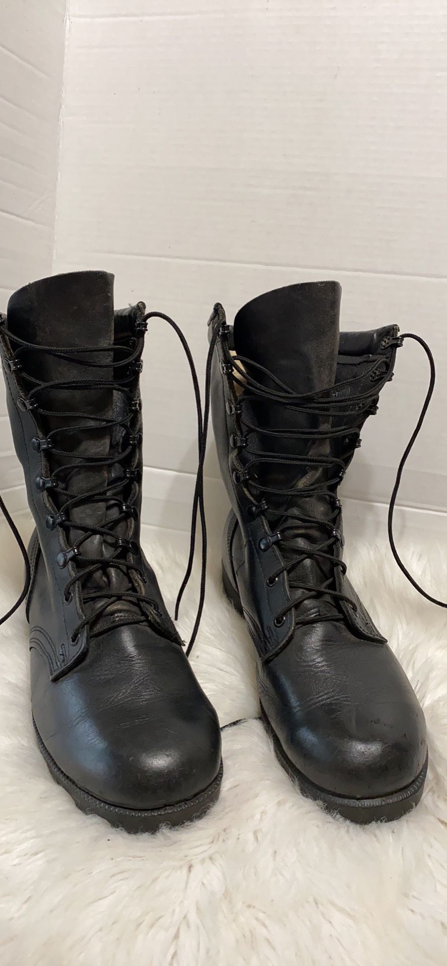 Men work army boots size 10 wide