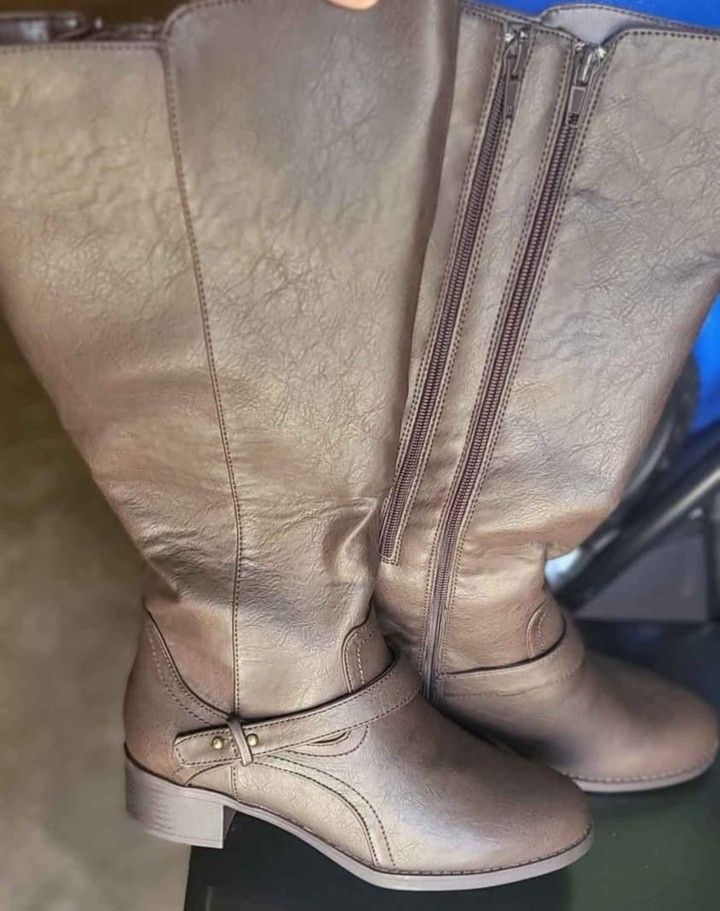 New Women's Wide Calf Brown Boots