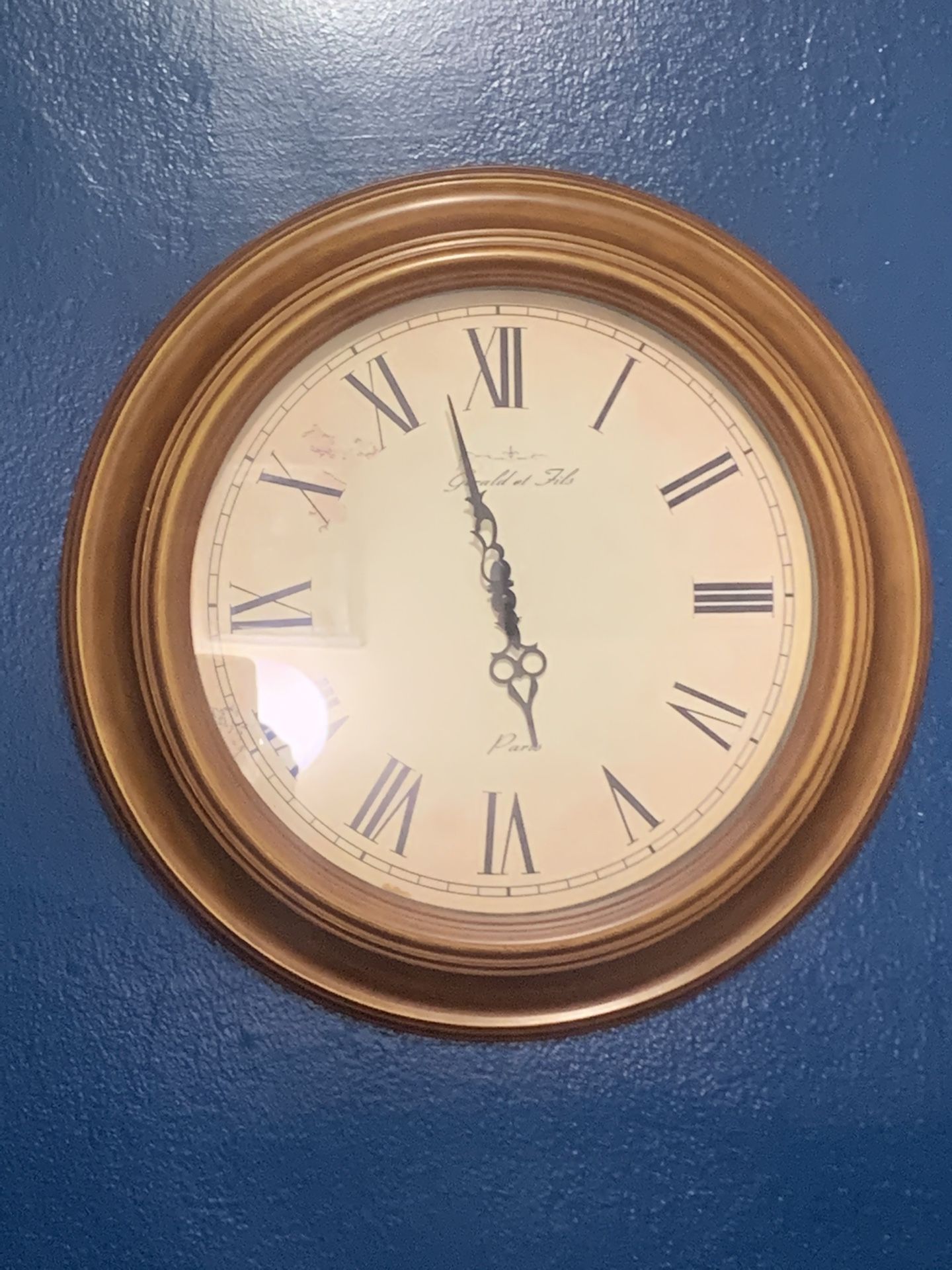 Large 22 inch wall decorated clock