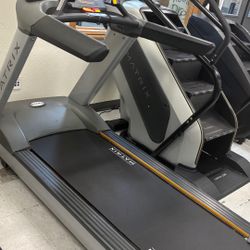 Matrix T5X Commercial Treadmill Refurbished 