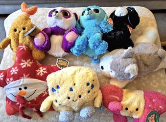 Christmas Plush Toys TY Bum Bumz and more 5.00 each or all 8 for 25.00 all soft smoke free All New